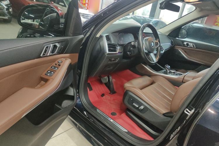 Used BMW X5 2022 xDrive30i M Sport Package Driver Seat