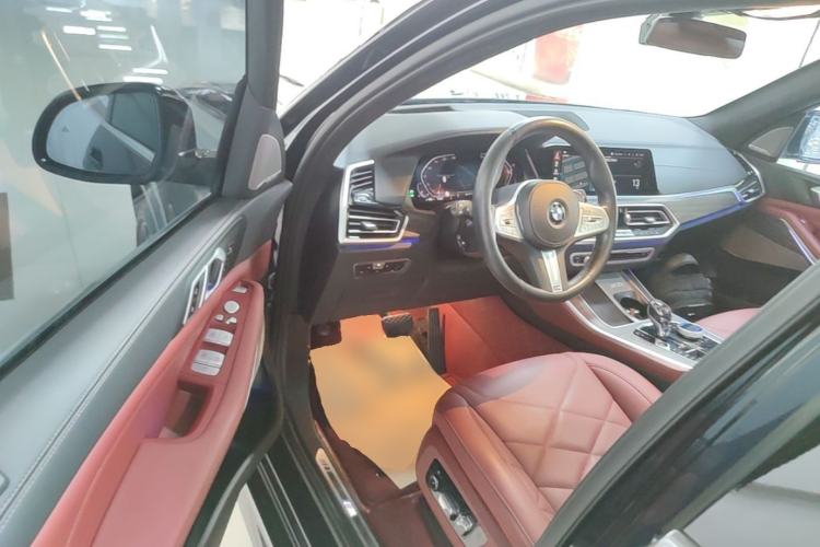 Used BMW X5 2022 Restyled xDrive 40Li M Sport Package Driver Seat