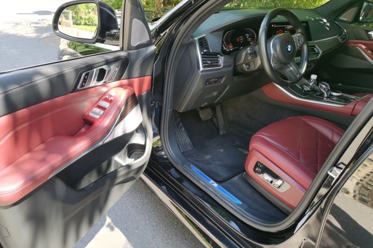Used BMW X5 2022 Restyled xDrive 40Li M Sport Package Driver Seat