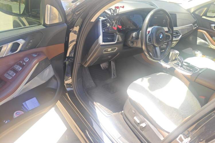 Used BMW X5 2022 xDrive40i M Sport Package Driver Seat