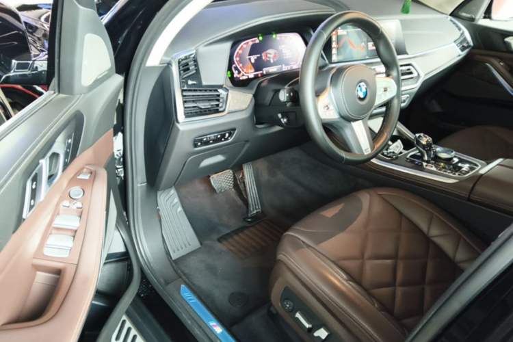 Used BMW X5 2022 xDrive 30Li M Sport Package Driver Seat
