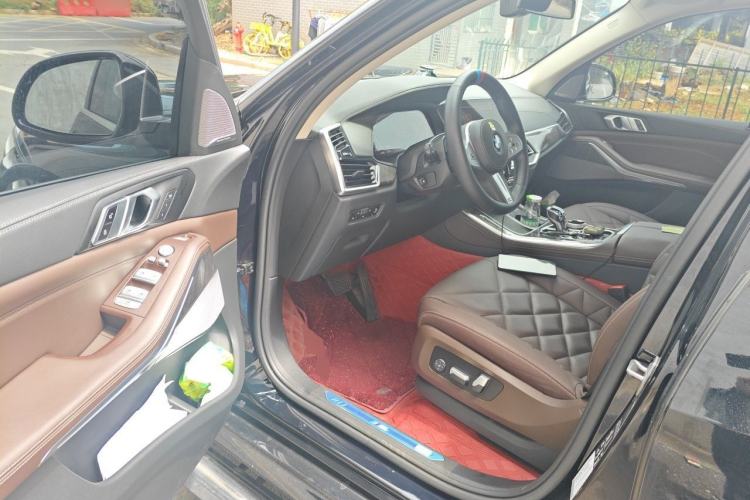 Used BMW X5 2022 Restyled xDrive 30Li Luxury Version M Sport Package Driver Seat