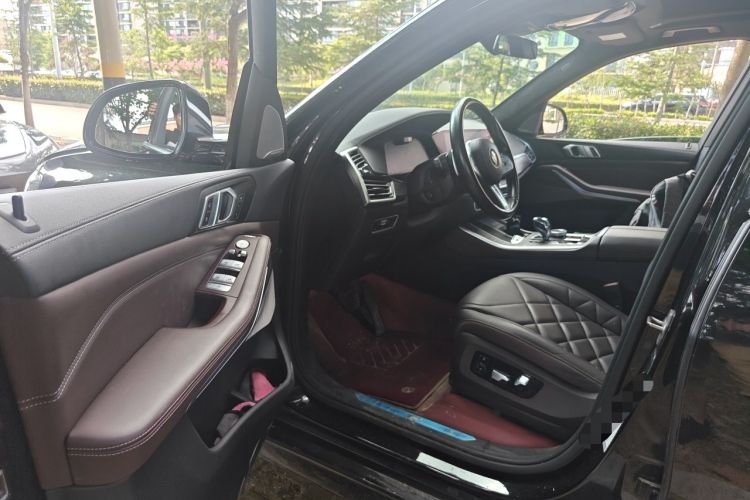 Used BMW X5 2022 Restyled xDrive 40Li Luxury Edition M Sport Package Driver Seat