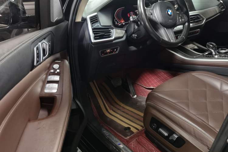 Used BMW X5 2022 xDrive 30Li M Sport Package Driver Seat