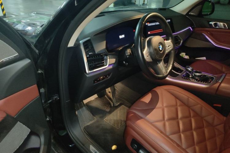 Used BMW X5 2022 Restyled xDrive 30Li Luxury Version M Sport Package Driver Seat