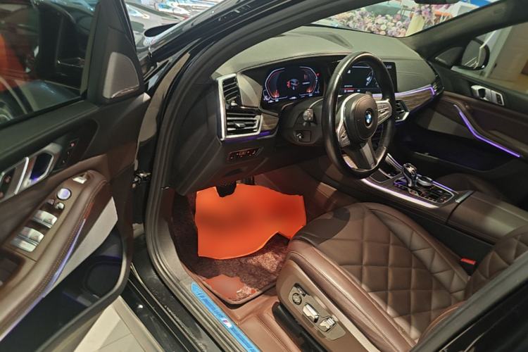 Used BMW X5 2022 xDrive 40Li M Sport Package Driver Seat