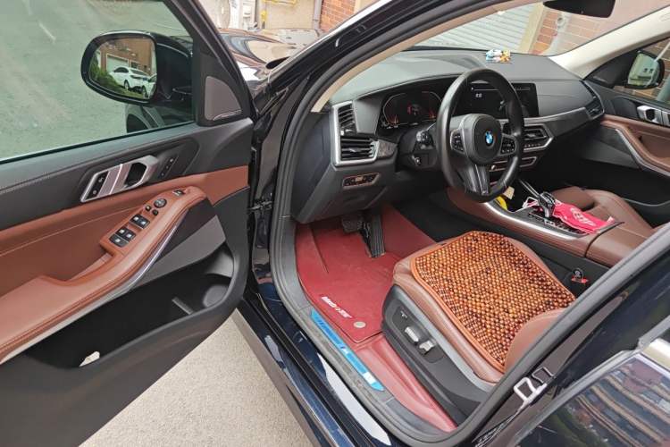 Used BMW X5 2022 xDrive40i M Sport Package Driver Seat