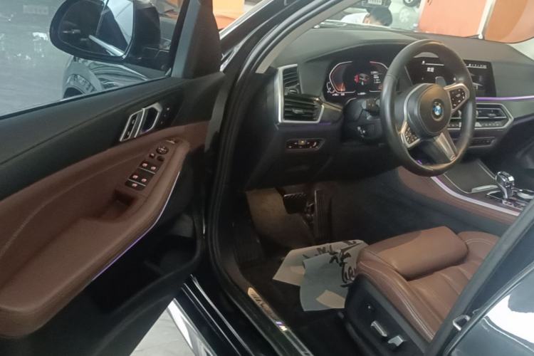 Used BMW X5 2022 xDrive30i M Sport Package Driver Seat