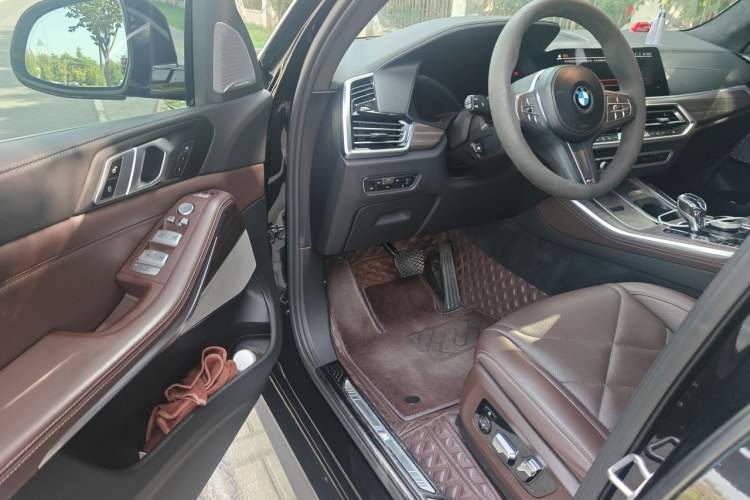 Used BMW X5 2022 Restyled xDrive 40Li M Sport Package Driver Seat