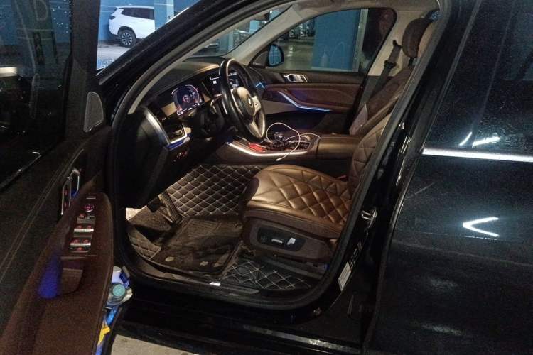 Used BMW X5 2022 xDrive 30Li Luxury M Sport Package Driver Seat