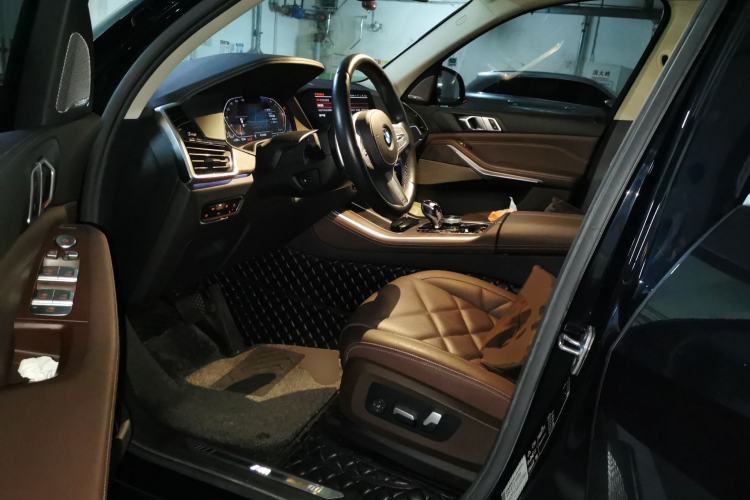 Used BMW X5 2022 xDrive 30Li Luxury M Sport Package Driver Seat
