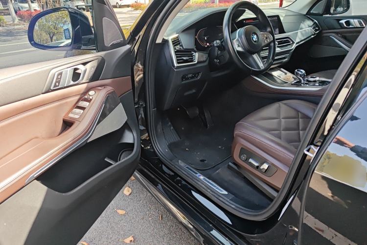 Used BMW X5 2022 Restyled xDrive 30Li Luxury Version M Sport Package Driver Seat