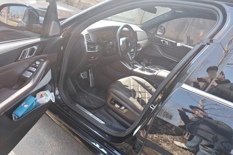Used BMW X5 2022 xDrive 40Li M Sport Package Driver Seat