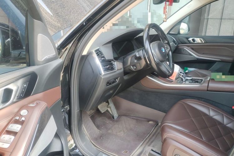 Used BMW X5 2022 xDrive 30Li M Sport Package Driver Seat