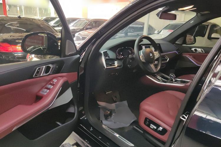 Used BMW X5 2022 Restyled xDrive 40Li M Sport Package Driver Seat