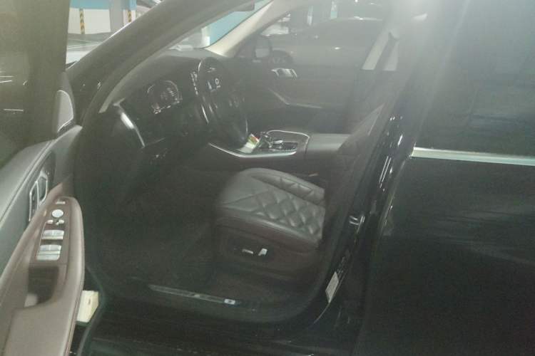 Used BMW X5 2022 Restyled xDrive 30Li Luxury Version M Sport Package Driver Seat