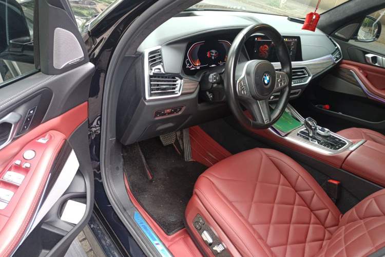 Used BMW X5 2022 Restyled xDrive 40Li M Sport Package Driver Seat
