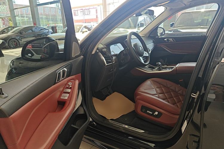 Used BMW X5 2022 Restyled xDrive 30Li Luxury Version M Sport Package Driver Seat