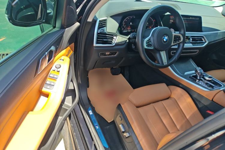 Used BMW X5 2022 xDrive30i M Sport Package Driver Seat