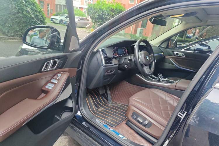 Used BMW X5 2022 Restyled xDrive 30Li Luxury Version M Sport Package Driver Seat