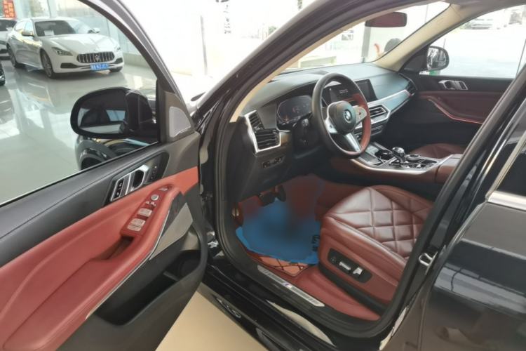 Used BMW X5 2022 Restyled xDrive 30Li Luxury Version M Sport Package Driver Seat