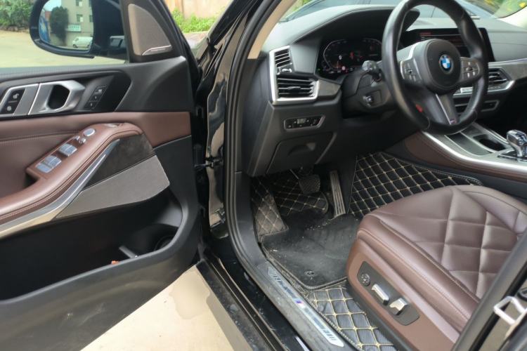 Used BMW X5 2022 Restyled xDrive 30Li Luxury Version M Sport Package Driver Seat