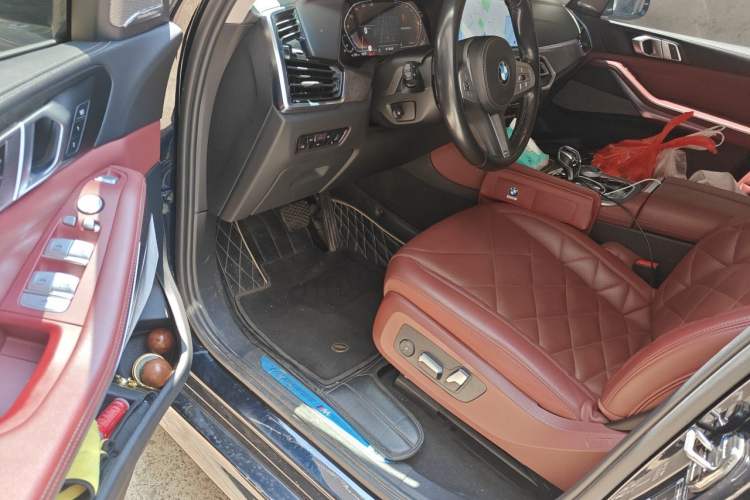 Used BMW X5 2022 xDrive 30Li Luxury M Sport Package Driver Seat