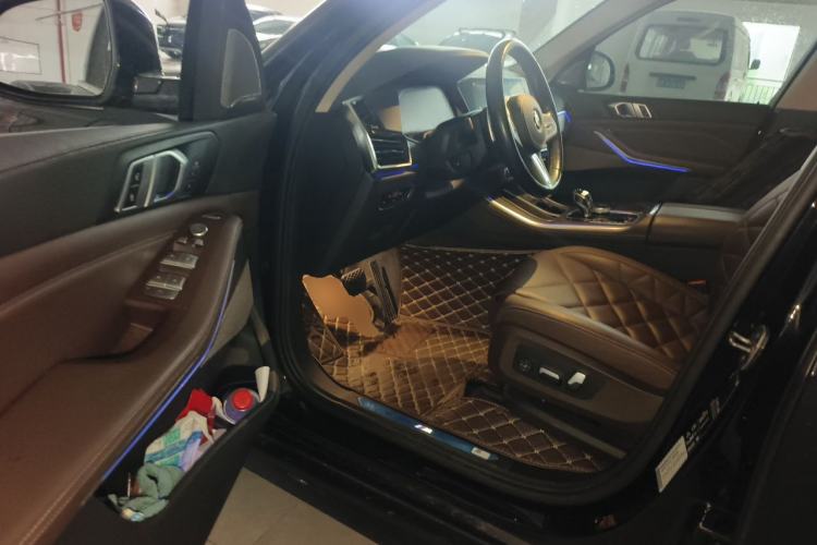 Used BMW X5 2022 Restyled xDrive 30Li Luxury Version M Sport Package Driver Seat