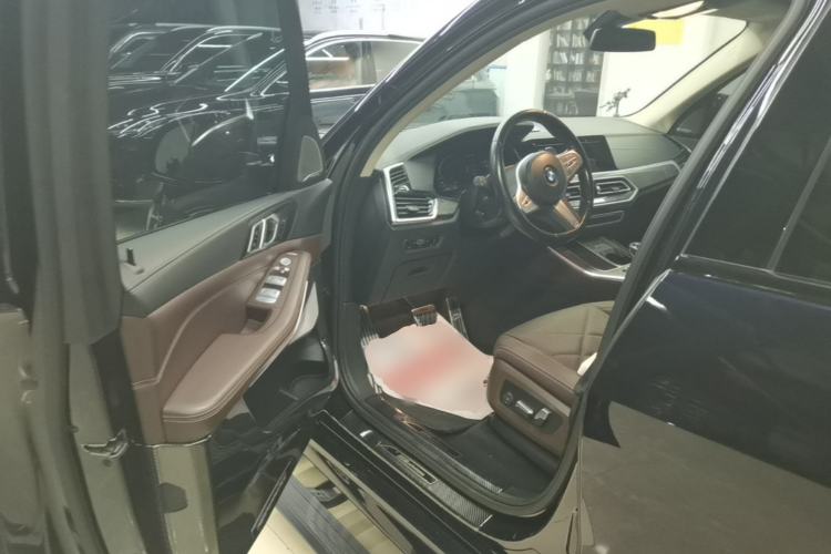 Used BMW X5 2022 Restyled xDrive 30Li Luxury Version M Sport Package Driver Seat