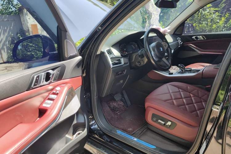 Used BMW X5 2022 Restyled xDrive 30Li Luxury Version M Sport Package Driver Seat