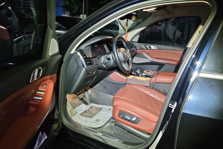 Used BMW X5 2022 Restyled xDrive 30Li Luxury Version M Sport Package Driver Seat