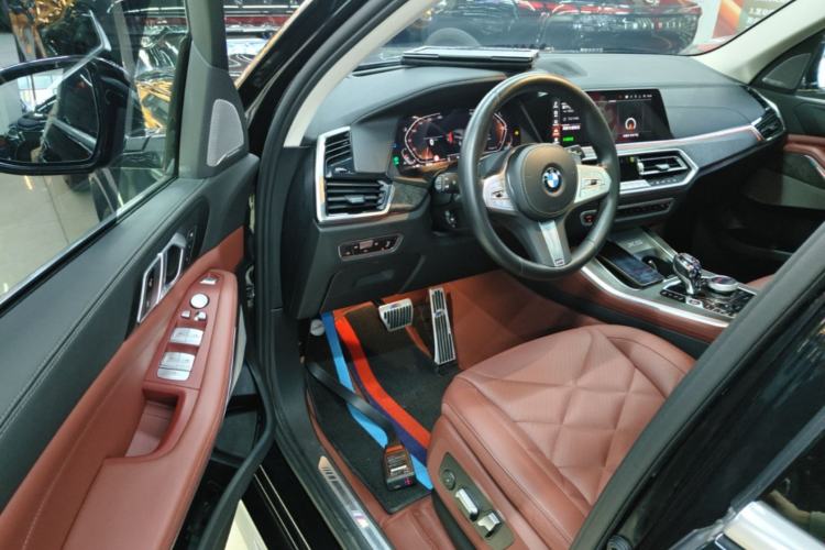 Used BMW X5 2022 Restyled xDrive 30Li Luxury Version M Sport Package Driver Seat