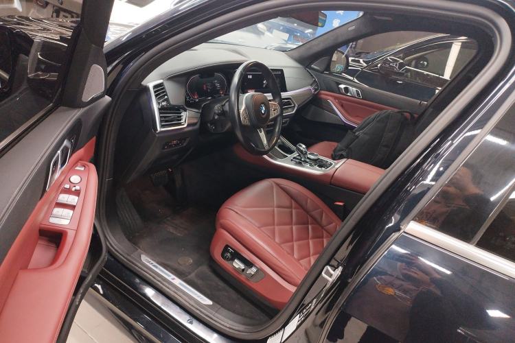 Used BMW X5 2022 Restyled xDrive 40Li Luxury Edition M Sport Package Driver Seat