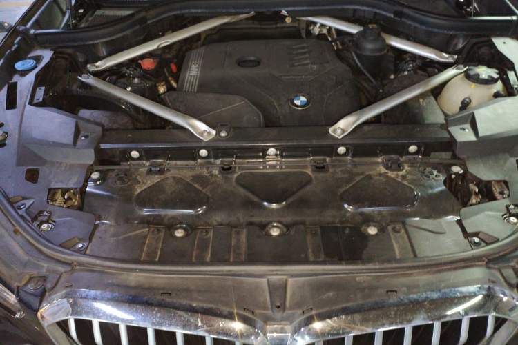 Used BMW X5 2022 xDrive 30Li Luxury M Sport Package Engine Bay