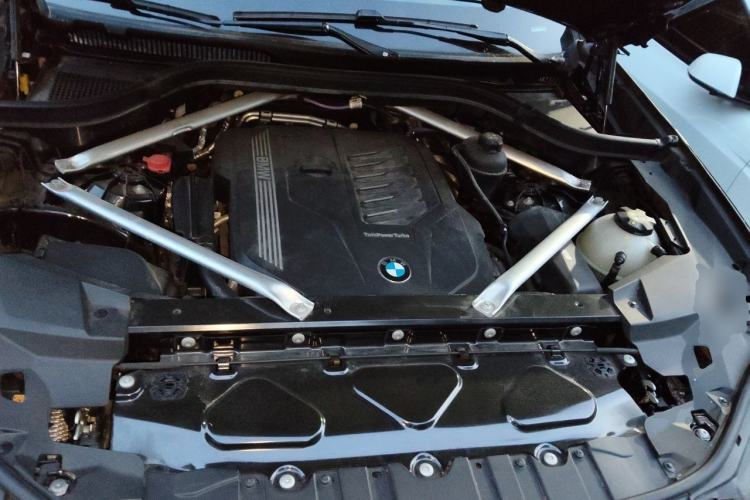 Used BMW X5 2022 xDrive 40Li M Sport Package Engine Bay