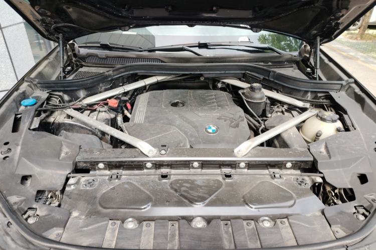Used BMW X5 2022 xDrive 30Li Luxury M Sport Package Engine Bay