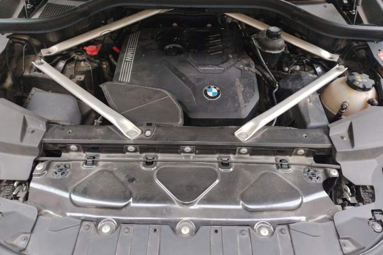 Used BMW X5 2022 xDrive 30Li Luxury M Sport Package Engine Bay