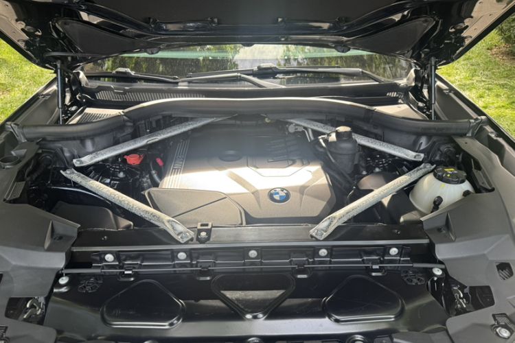 Used BMW X5 2022 xDrive30i M Sport Package Engine Bay