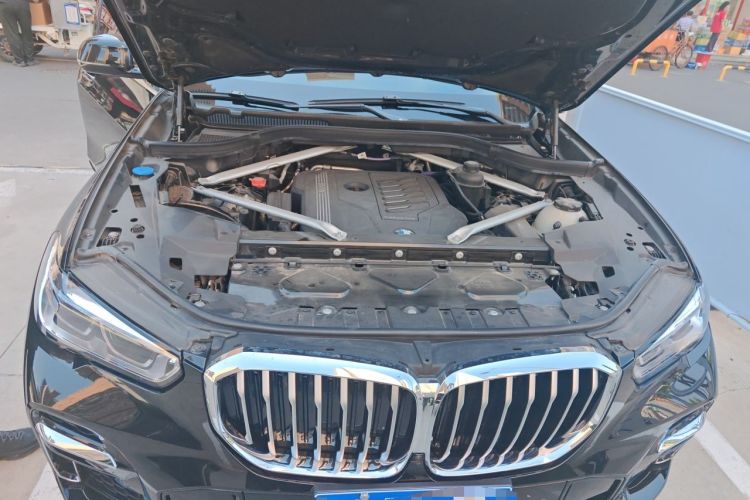 Used BMW X5 2022 xDrive 40Li M Sport Package Engine Bay