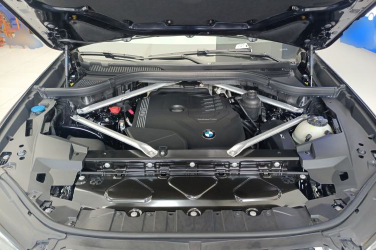 Used BMW X5 2022 Restyled xDrive 30Li Luxury Version M Sport Package Engine Bay