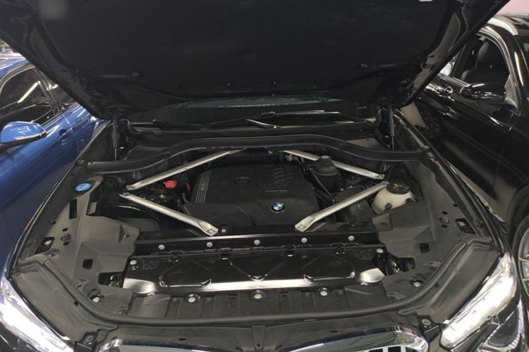 Used BMW X5 2022 Restyled xDrive 30Li Luxury Version M Sport Package Engine Bay