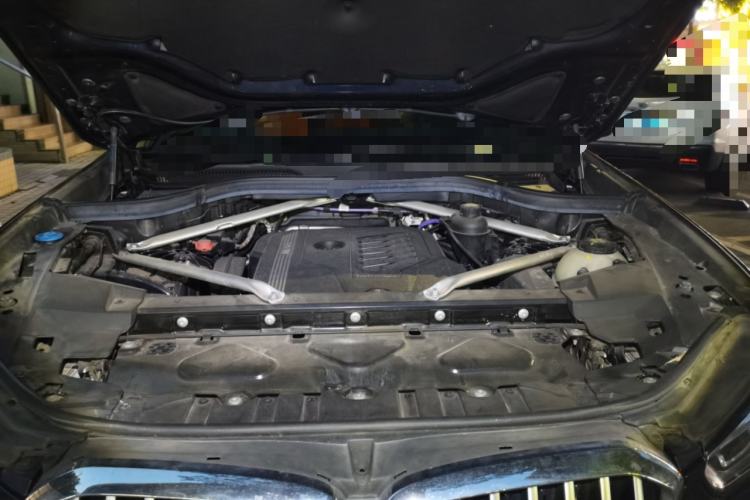 Used BMW X5 2022 xDrive 40Li M Sport Package Engine Bay
