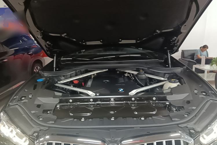 Used BMW X5 2022 Restyled xDrive 30Li Luxury Version M Sport Package Engine Bay