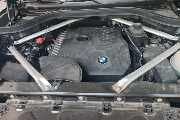 Used BMW X5 2022 Restyled xDrive 30Li Luxury Version M Sport Package Engine Bay