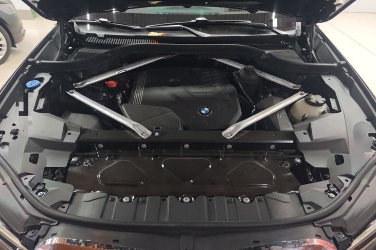 Used BMW X5 2022 xDrive 30Li Luxury M Sport Package Engine Bay