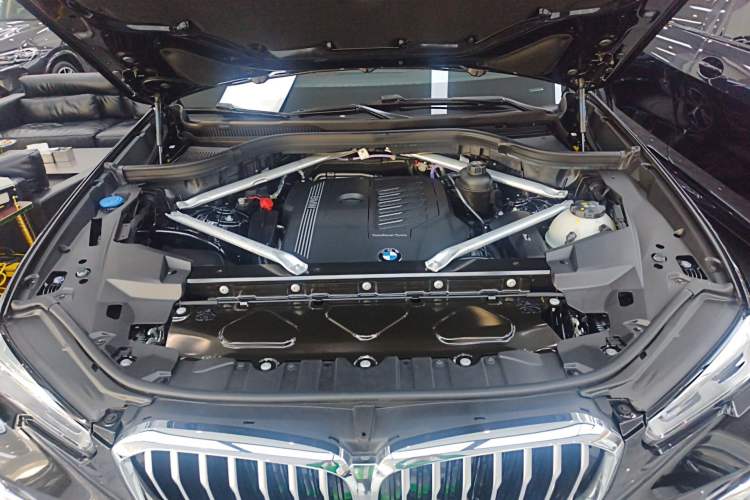 Used BMW X5 2022 Restyled xDrive 40Li M Sport Package Engine Bay