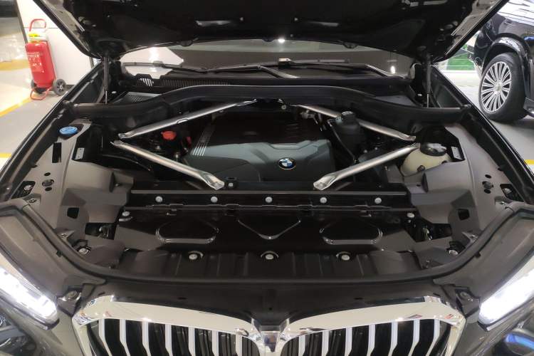 Used BMW X5 2022 Restyled xDrive 30Li Luxury Version M Sport Package Engine Bay