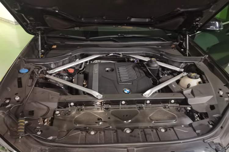 Used BMW X5 2022 xDrive 40Li Luxury Edition M Sport Package Engine Bay
