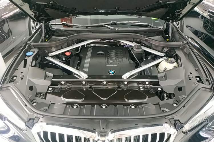 Used BMW X5 2022 Restyled xDrive 40Li M Sport Package Engine Bay
