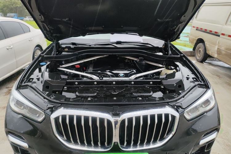 Used BMW X5 2022 Restyled xDrive 30Li Luxury Version M Sport Package Engine Bay